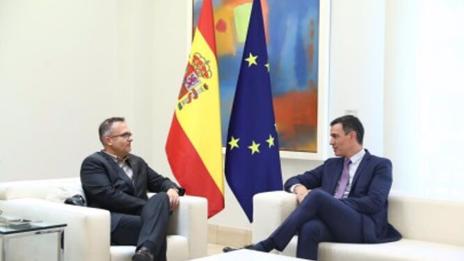 Pedro Sánchez con el vicepresidente de Moderna para Europa, Oriente y África, Dan Staner.