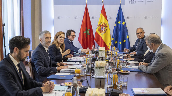 El ministro del Interior, Fernando Grande-Marlaska, en la reunión mantenida este miércoles con su homólogo marroquí, Abdelouafi Laftit.