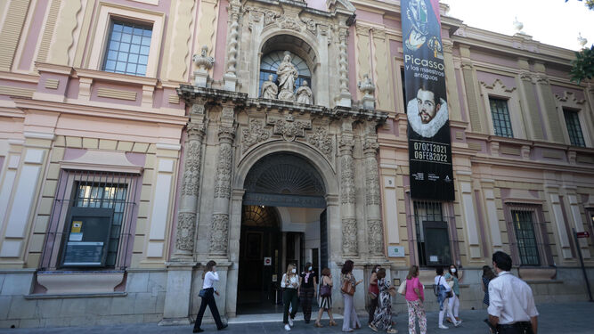 La entrada al museo de Bellas Artes de Sevilla.