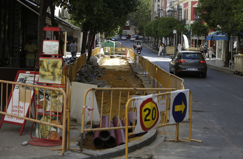 Obras en la calle Canalejas y Cristo del Calvario. Eliminaci&oacute;n de aparcamientos