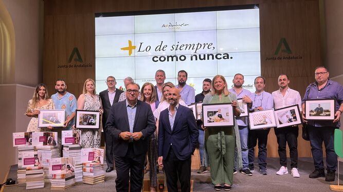 Landaluz presenta una nueva edición del libro 'Andalucía Cocina', que aúna a algunos de los mejores chefs andaluces y a los productores más destacados del panorama agroalimentario de la región.