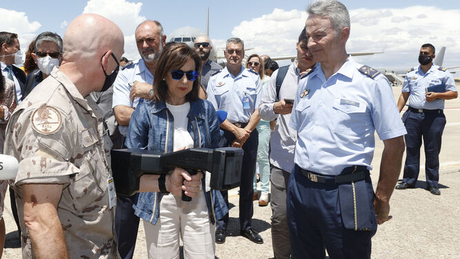 Margarita Robles visita la Base Aérea de Torrejón para supervisar el dispositivo para la Cumbre de la OTAN.