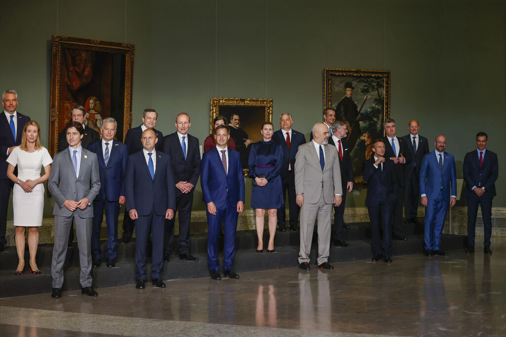 Los dirigentes antes de la cena en el Museo del Prado