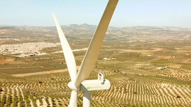Iberdrola finaliza la instalación de los aerogeneradores con las palas más grandes de España en el parque eólico de Martín de la Jara