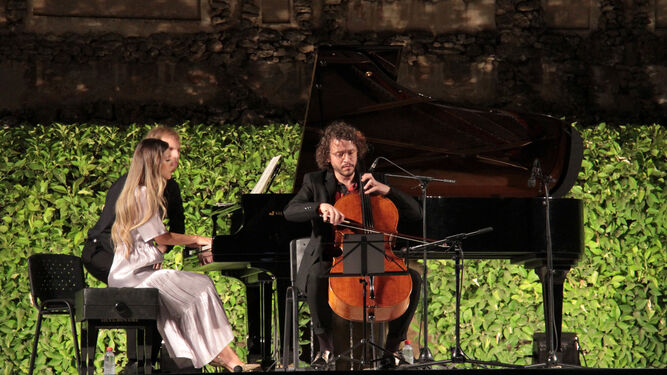 Myriam Sotelo y Alberto Martos en los Jardines del Alcázar