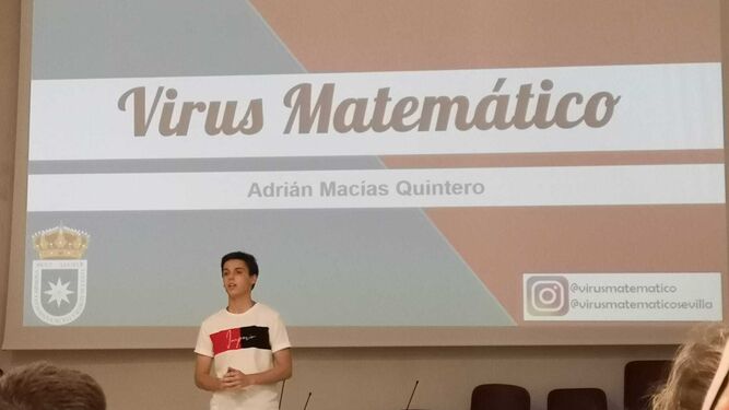 El coordinador general de Virus Matemático, Adrián Macías Quintero.