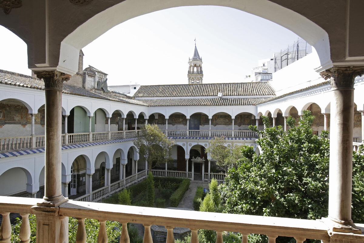 El fabuloso claustro del convento de Santa Inés, cuyas pinturas renacentistas necesitan una restauración.