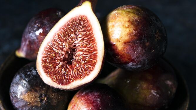 El fruto rico en fibra, azúcares naturales, minerales y antioxidantes que sacia tu antojo de dulce