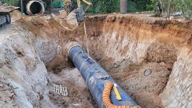 Concluye la reparación de la tubería fracturada en Carmona y el sistema hidráulico recupera la "normalidad"