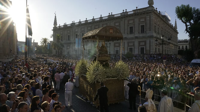 La Virgen de los Reyes en la última procesión de agosto.