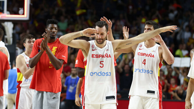 Celebración de los jugadores españoles al acabar el partido.