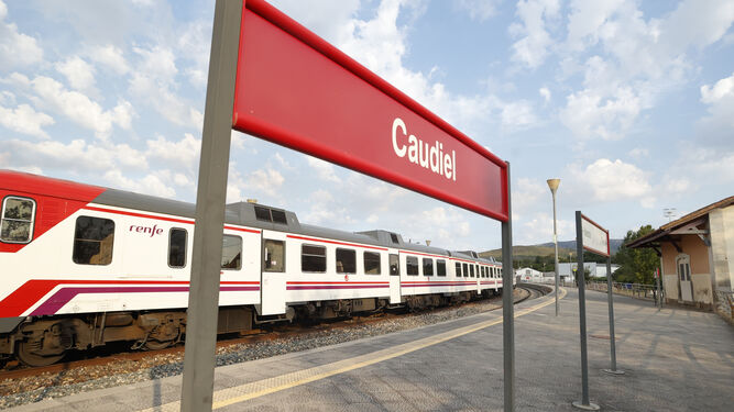 Un tren de cercanías de Renfe en Castellón.