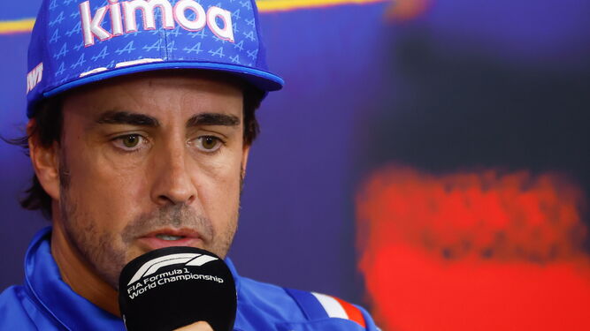 Alonso se disculpa públicamente con Hamilton