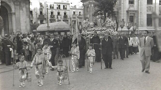 La procesión mariana de 1950 por la proclamación del Dogma Asuncionista