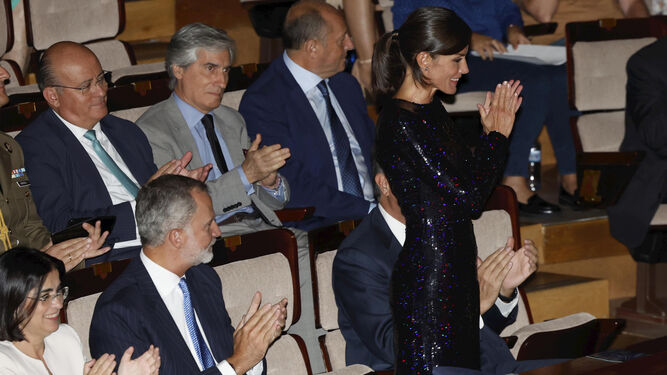 Doña Letizia responde emocionada al 'Cumpleaños Feliz' en el Auditorio Nacional