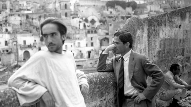 Enrique Irazoqui y Pier Paolo Pasolini en el rodaje de 'Il vangelo secondo Matteo'.