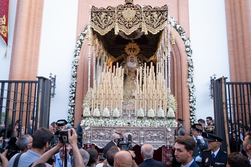La procesi&oacute;n extraordinaria de la Virgen de los Dolores del Cerro del &Aacute;guila, en im&aacute;genes