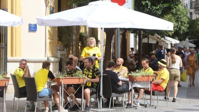 Aficionados del Borussia Dortmund en Sevilla, este miércoles.