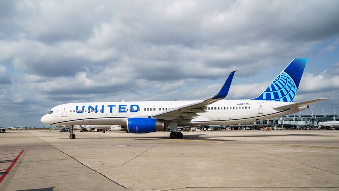Avión de United Airlines, la compañía que operará el vuelo entre Sevilla y Nueva York.