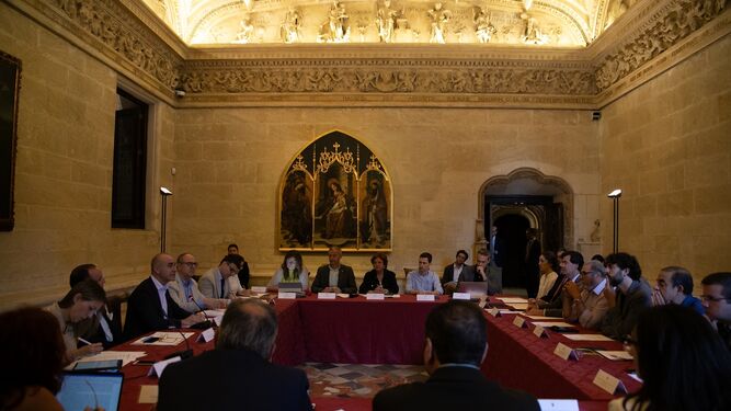 Primera reunión del comité director sobre la Agencia Espacial Española en la Casa Consistorial.