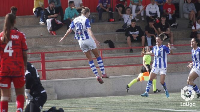 Amanda Edgren celebra el 0-1 en tierras catalanas.
