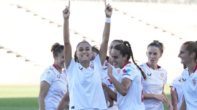 La sevillista Débora García celebra el segundo gol.