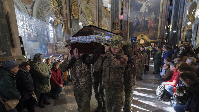 Funeral por un militar ucraniano en Lviv