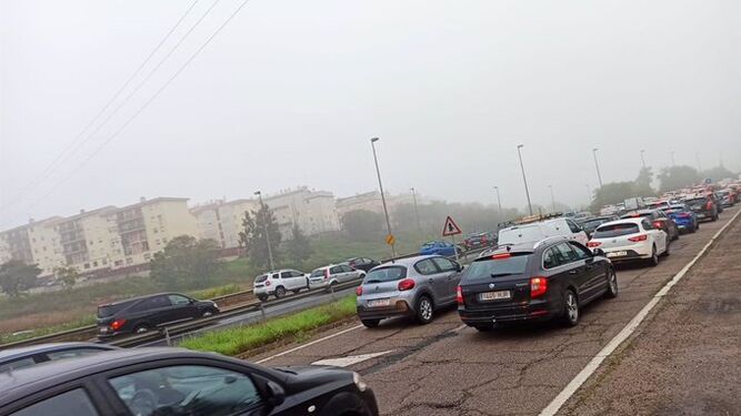 Niebla a primera hora en Sevilla capital.