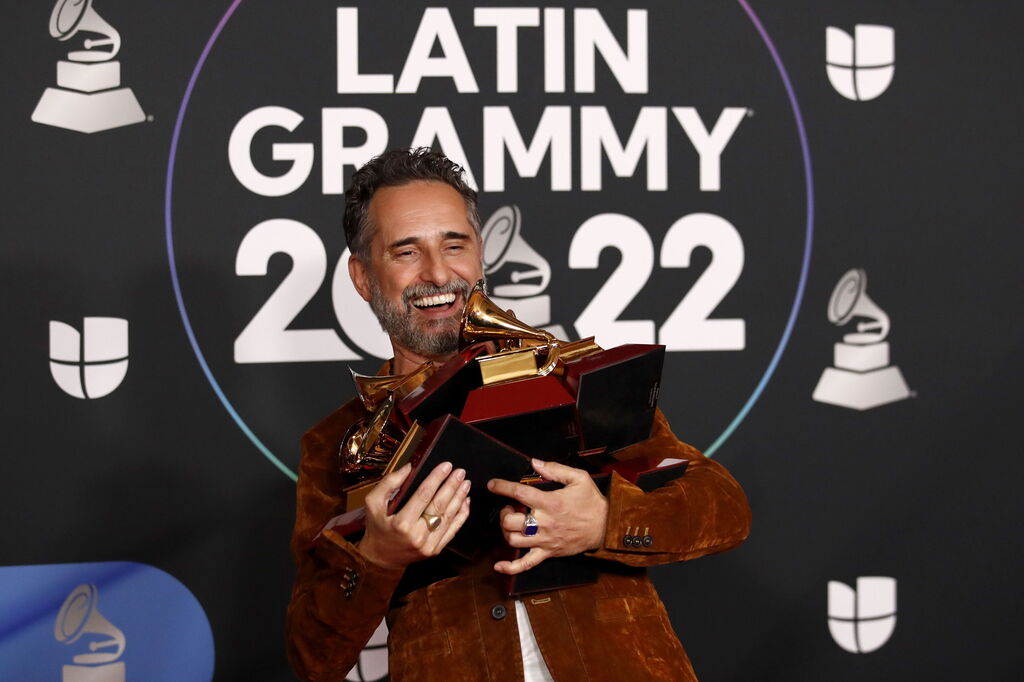 Jorge Drexler muestra sus Grammy