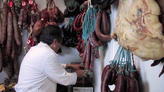 Las chacinas ibéricas son uno de los mayores reclamos en la Feria de Muestras de El Pedroso.