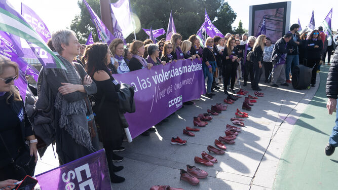 Manifestación por el Día Internacional de la Eliminación de la Violencia contra las Mujeres en Sevilla