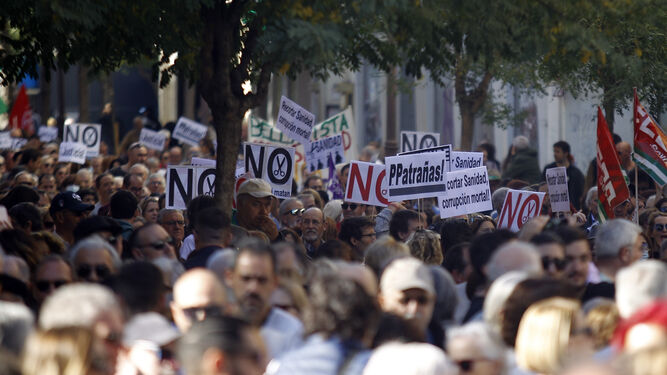 La manifestación en defensa de la sanidad pública en Sevilla.