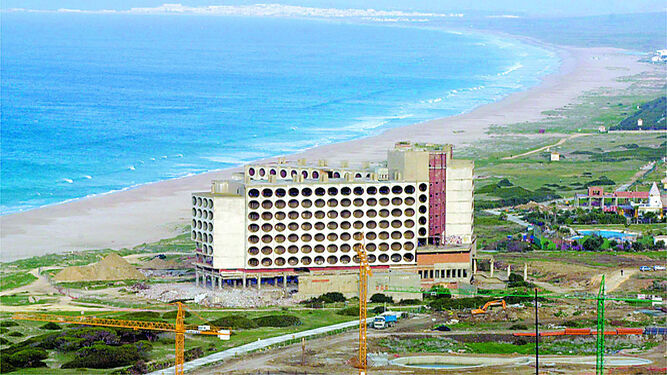 Imagen del Gran Hotel Atlanterra antes de su demolición en 2002