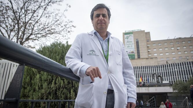 El facultativo especialista de la Unidad de Enfermedades Infecciosas y Microbiología del Valme, Nicolás Merchante.