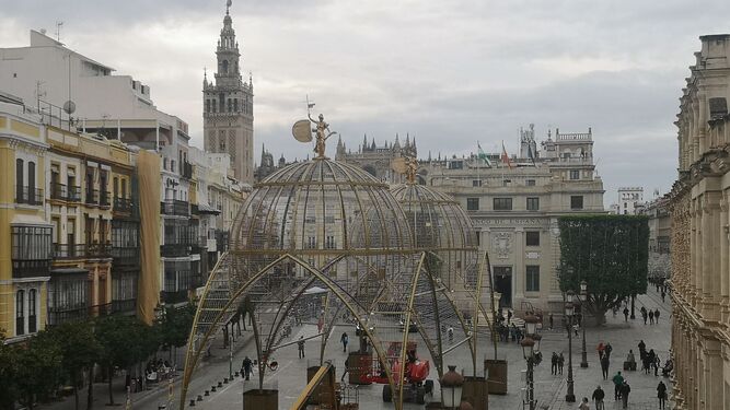 Así es el gran templo de luz y sonido que ilumina la Navidad en la Plaza de San Francisco de Sevilla.