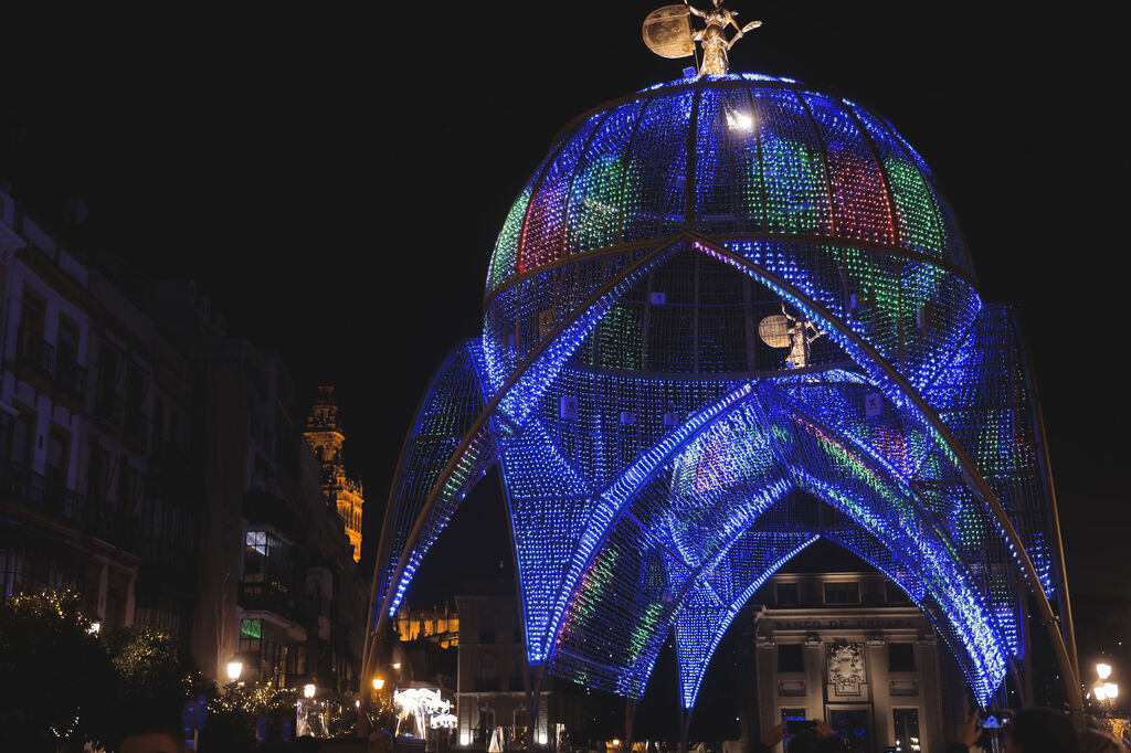 La catedral de luces de Sevilla, en im&aacute;genes