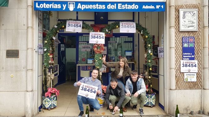 Celebraciones de los premiados con la Lotería de Navidad en España