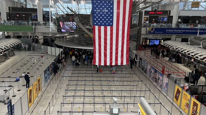 El aeropuerto JFK de Nueva York comienza a recuperar la normalidad