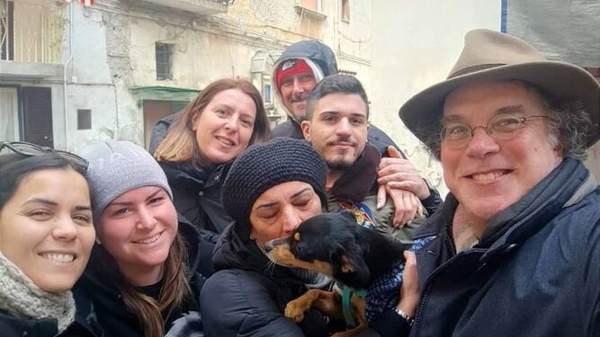 La emotiva historia de Peppe, el perro abandonado que ha movilizado a cientos de italianos