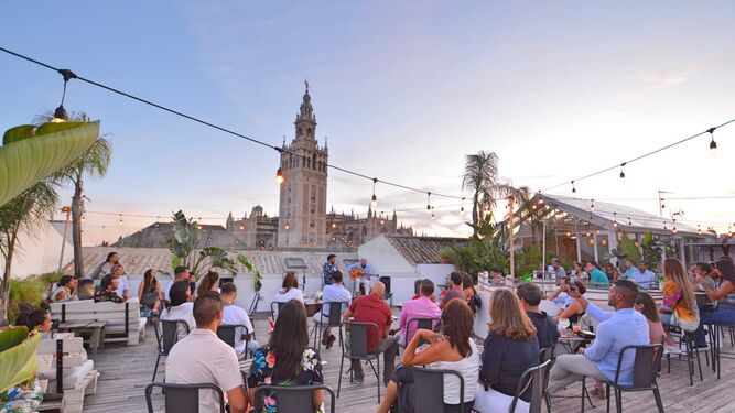 Concierto de flamenco acústico en la Terraza Pura Vida