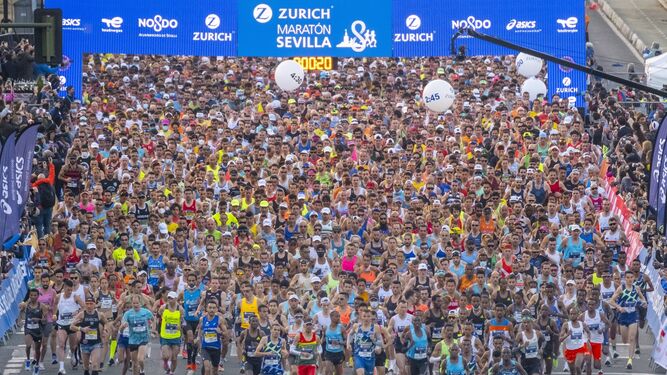 La salida del Zurich Maratón de Sevilla en su edición de 2022.