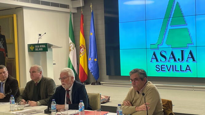Asamblea de Asaja-Sevilla en la Caja Rural del Sur