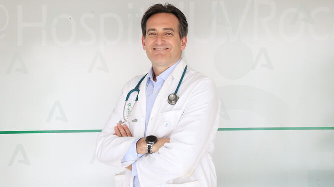 El doctor Luis Jara-Palomares.