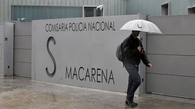 La denuncia se interpuso en la Comisaría de Policía de Sevilla-Macarena.