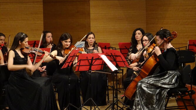 La Orquesta Almaclara-Inés Rosales, en un concierto.