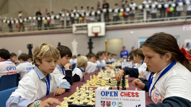 Más de mil partidas de ajedrez en el torneo escolar Open Chess Entreolivos-Tabladilla