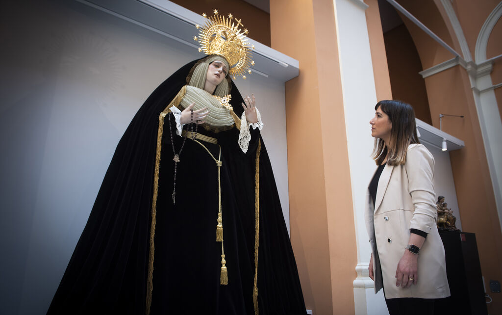 El ministro Iceta y el alcalde inauguran las exposiciones en el ayuntamiento para Semana Santa