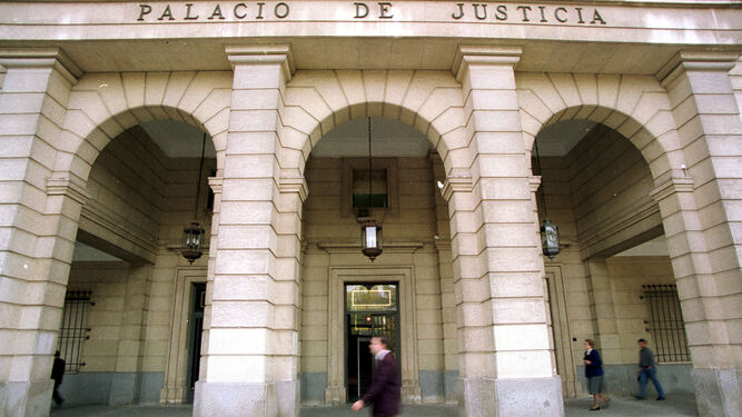 Los hechos fueron juzgados por la Sección Tercera de la Audiencia de Sevilla.
