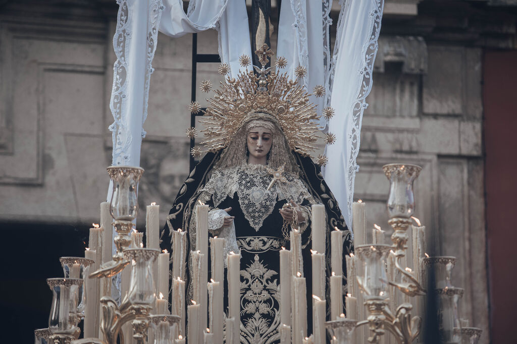 Las im&aacute;genes de la Soledad de San Lorenzo en la Semana Santa de Sevilla 2023