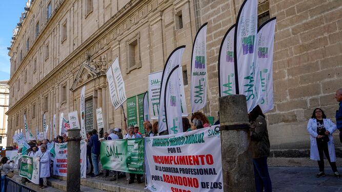 Movilización del Sindicato Médico frente a la Consejería de Salud el pasado 29 de marzo.
